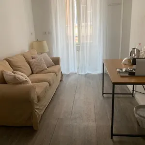 https://5vaticanrooms.it-romehotels.com